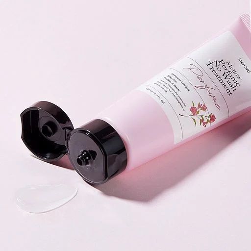 Парфюмерный несмываемый кондиционер для волос DAENG GI MEO RI Mellow perfume No Wash Treatment 120m vo-01660 фото