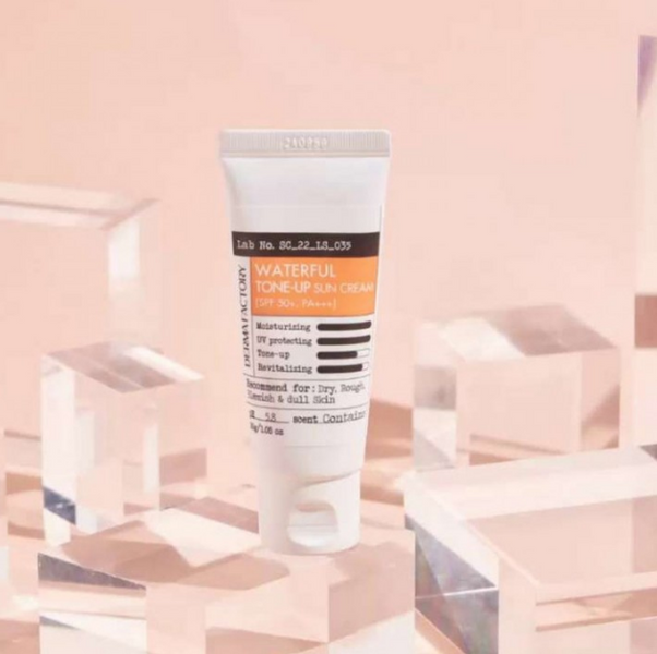 Солнцезащитный крем Dermafactory Waterfull Tone-up Sun Cream SPF50+/PA+++ (30g) kr-69644 фото