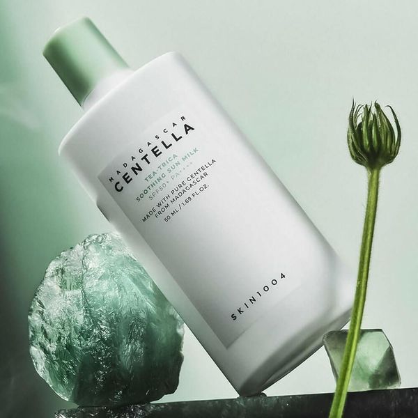 Сонцезахисне молочко [SKIN1004] Madagascar Centella Tea-Trica Soothing Sun Milk 50ml sy-30610 фото