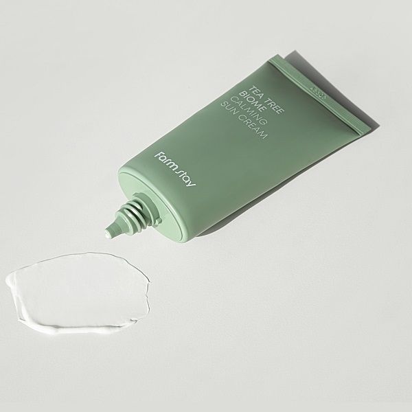 Заспокійливий сонцезахисний крем FarmStay Tea Tree Biome Calming Sun Cream 50мл so-27838 фото