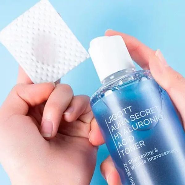 Зволожуючий тонер із гіалуроновою кислотою Jigott Aura Secret Hyaluronic Acid Toner 300ml to-8582 фото